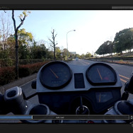 タンクの上に固定した映像も撮影してみた。バイクと一目でわかるという意味では一番いい。