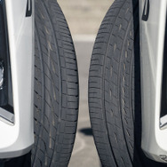 REGNO GR-XⅢ（左）／REGNO GR-XⅢ TYPE RV（右）