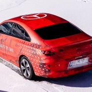 メルセデスベンツ『CLA』次期型のプロトタイプ