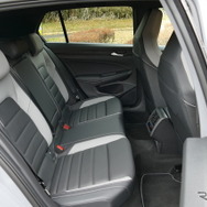 VW ゴルフ TDI R-Line