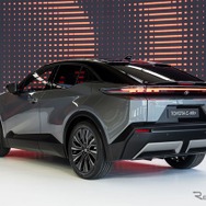 トヨタ C-HR+