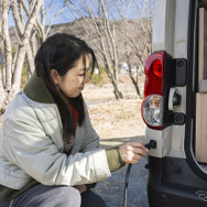 外部給電のある場所では接続することで車内の快適性が大幅にアップする