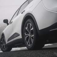 YOKOHAMA ADVANスポーツV107 × TOYOTA クラウンクロスオーバー