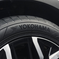 YOKOHAMA ADVANスポーツV107 × TOYOTA クラウンクロスオーバー