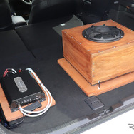 「単体DSP」が搭載されたオーディオカーの一例（製作ショップ：ウェイブトゥポート＜鳥取県＞）。