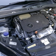 プジョー 2008 GT BlueHDi