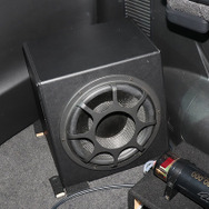 「単体DSP」が搭載されたオーディオカーの一例（製作ショップ：レジェーラ＜静岡県＞）。