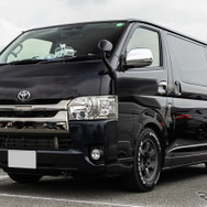TOYOTA ハイエース × グラムライツ 57DR-X…レイズファンミーティング2025