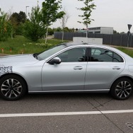 メルセデスベンツ Cクラス 改良新型、量産仕様のプロトタイプ