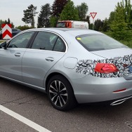 メルセデスベンツ Cクラス 改良新型、量産仕様のプロトタイプ