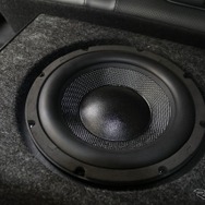 サブウーファーユニットはDEERブランドのRJ250をチョイス。音源をそのままで再現するサウンドには欠かせないピースとなった。