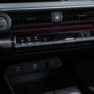 トヨタ『プリウスPHEV』の「XSE」グレード（米国仕様）