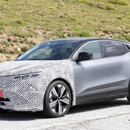 ルノー メガーヌ E-Tech 改良新型のプロトタイプ