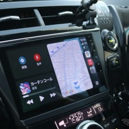 車載オーディオにスマホを接続して利用するAppleCarPlayによるオーディオ再生システムも普段使いとして活用している。
