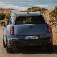 MINI カントリーマンの限定車「スレート・ブルー」