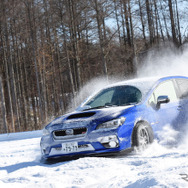 スバルのAWDを雪上で体験