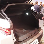 プジョー3008新型（ハイブリッド）