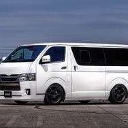 TE37SB Black Shadow LTD. × TOYOTA ハイエース