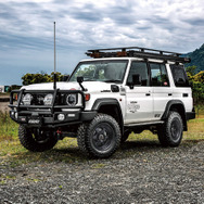 TE37XT Black Shadow LTD.× TOYOTA ランドクルーザー70