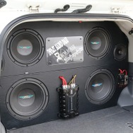 愛車でクラブサウンド！ 夫婦で楽しむプリウスαの低音チューン［car audio newcomer］by EPIC　前編