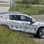 メルセデスベンツ GLA 次期型のプロトタイプ