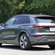 アウディ Q6 e-tron quattro advanced