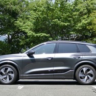 アウディ Q6 e-tron quattro advanced