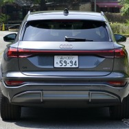 アウディ Q6 e-tron quattro advanced