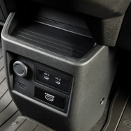 三菱 デリカミニ 新型