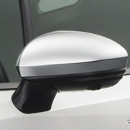 日産『ノート』の「AUTECH LINE」