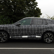 BMW iX5 次世代型のプロトタイプ
