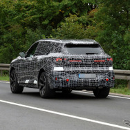 BMW iX5 次世代型のプロトタイプ
