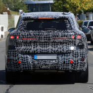 BMW iX5 次世代型のプロトタイプ