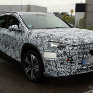 メルセデスベンツ GLA 次世代型のプロトタイプ