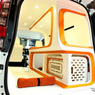 東海特装車 Cross City Capsule（キャンピングカーショー2016 ）