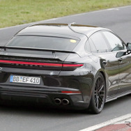 ポルシェ パナメーラ ターボGT 市販型のプロトタイプ
