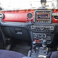ジープ ラングラーJL を純正位置で劇的高音質化！ 確実に“効く”スピーカー交換術［car audio newcomer］by サウンドエボリューション ログオン