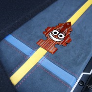 オーナーがこだわった3色のラインに加えてワンポイントとしてカスタムツリーをデザインに採り入れたのも遊び心。