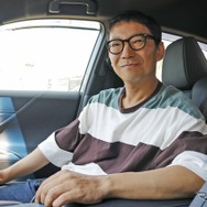 シンプルだけど印象に残るインストールにしたかったというオーナーの寺嶋さん。ショップとの二人三脚でデザインを作り上げた。