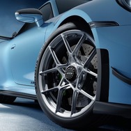 ポルシェ『911 GT3』現行型（992.2）向けのマンタイキット装着車