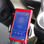 音楽プレイヤーにはウォークマンのNW-WM1AM2を用いる。並行して普段使いではiPhoneも利用することも多い。