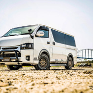 RAYS チームデイトナ M8×B Edition × トヨタ ハイエース