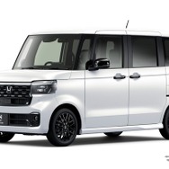 ホンダ N-BOX CUSTOM の「BLACK STYLE」