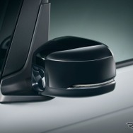 ホンダ N-BOX CUSTOM の「BLACK STYLE」