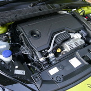 プジョー208 GT HYBRID
