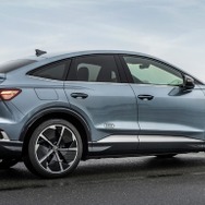 アウディ Q4 e-tron スポーツバック 現行