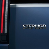 ホンダ『ステップワゴン』30周年記念車、マルチビューカメラなど快適装備を追加…409万8600円から