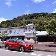 熊本・人吉駅前にて。肥薩線はコロナ騒動真っ最中の2020年豪雨以来運休のままだ。
