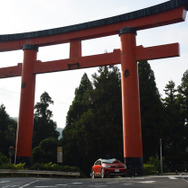 島根。津和野の大鳥居にて。