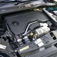 プジョー 2008 GT Hybrid